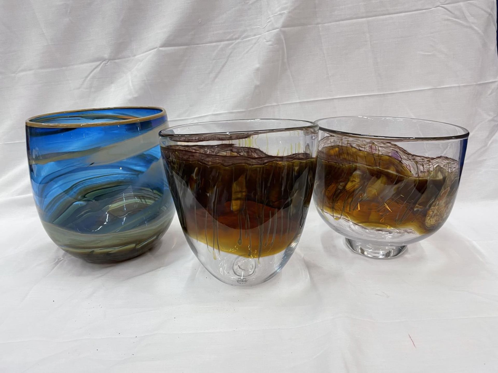 THREE LARGE 'THE MELTING POT' STUDIO GLASSWARE UK VASES SIGNED ROBIN SMITH ALL APPROX 23CM TALL