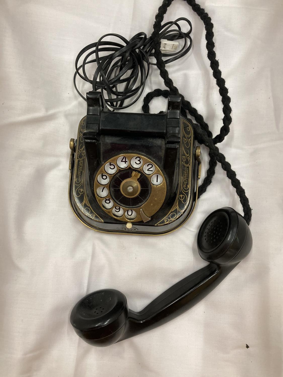 A VINTAGE BELGIAN TELEPHONE WITH GILDED DECORATION - Bild 3 aus 5