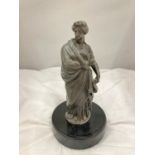 A SPELTER FIGURE OF A ROMAN LADY ON A MARBLE BASE HEIGHT 24CM