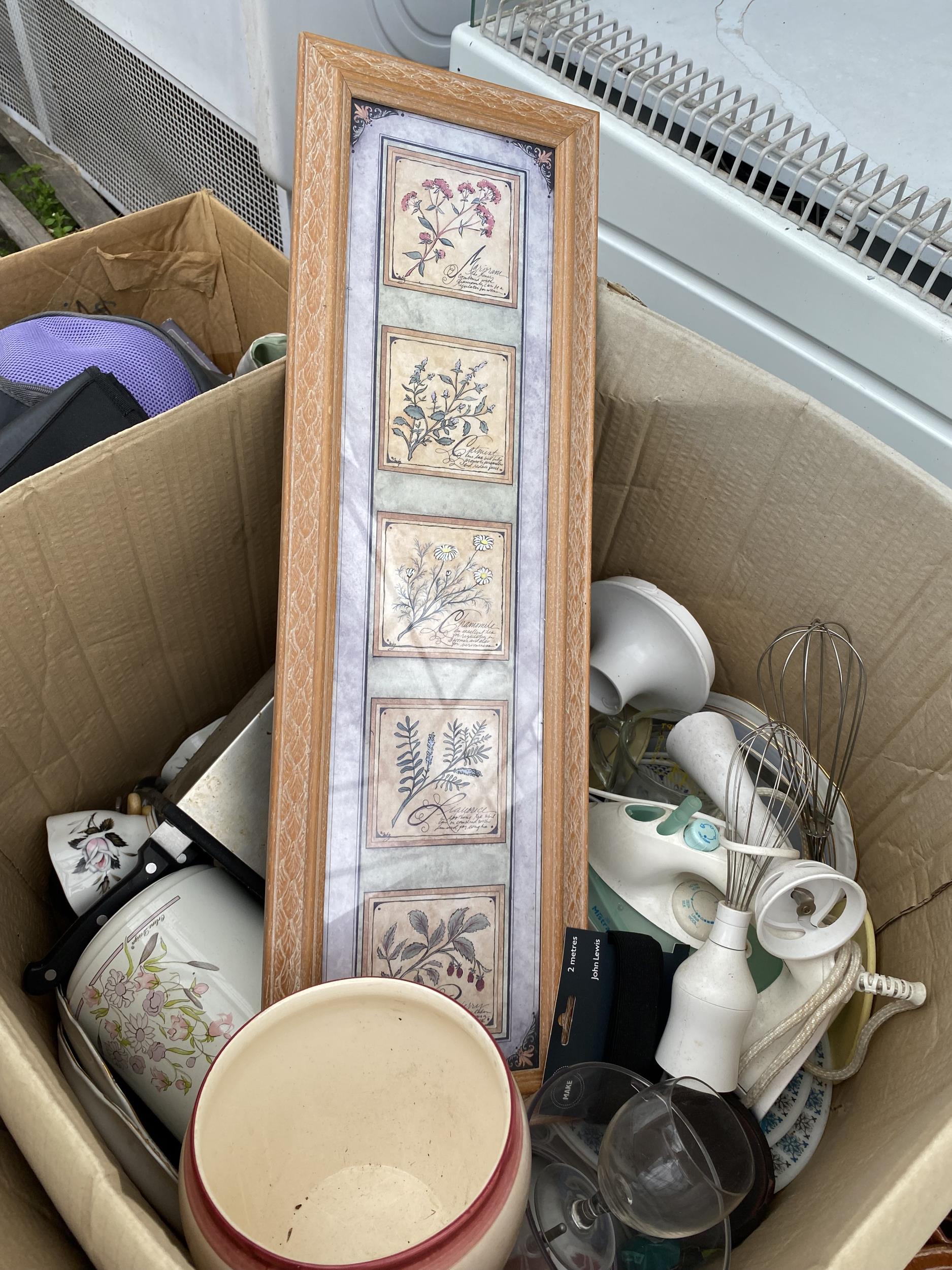 AN ASSORTMENT OF HOUSEHOLD CLEARANCE ITEMS TO INCLUDE CERAMICS AND KITCHEN ITEMS ETC - Image 2 of 4