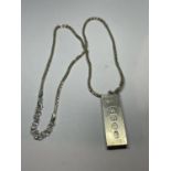 A LARGE HALLMARKED LONDON SILVER INGOT ON A MARKED 925 SILVER CHAIN