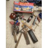 AN ASSORTMENT OF TOOLS TO INCLUDE A STANLEY SB3 WOOD PLANE, A MORTISE GAUGE AND TAPE MEASURES ETC