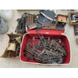 A LARGE ASSORTMENT OF METAL TRAIN TRACK AND ACCESORIES
