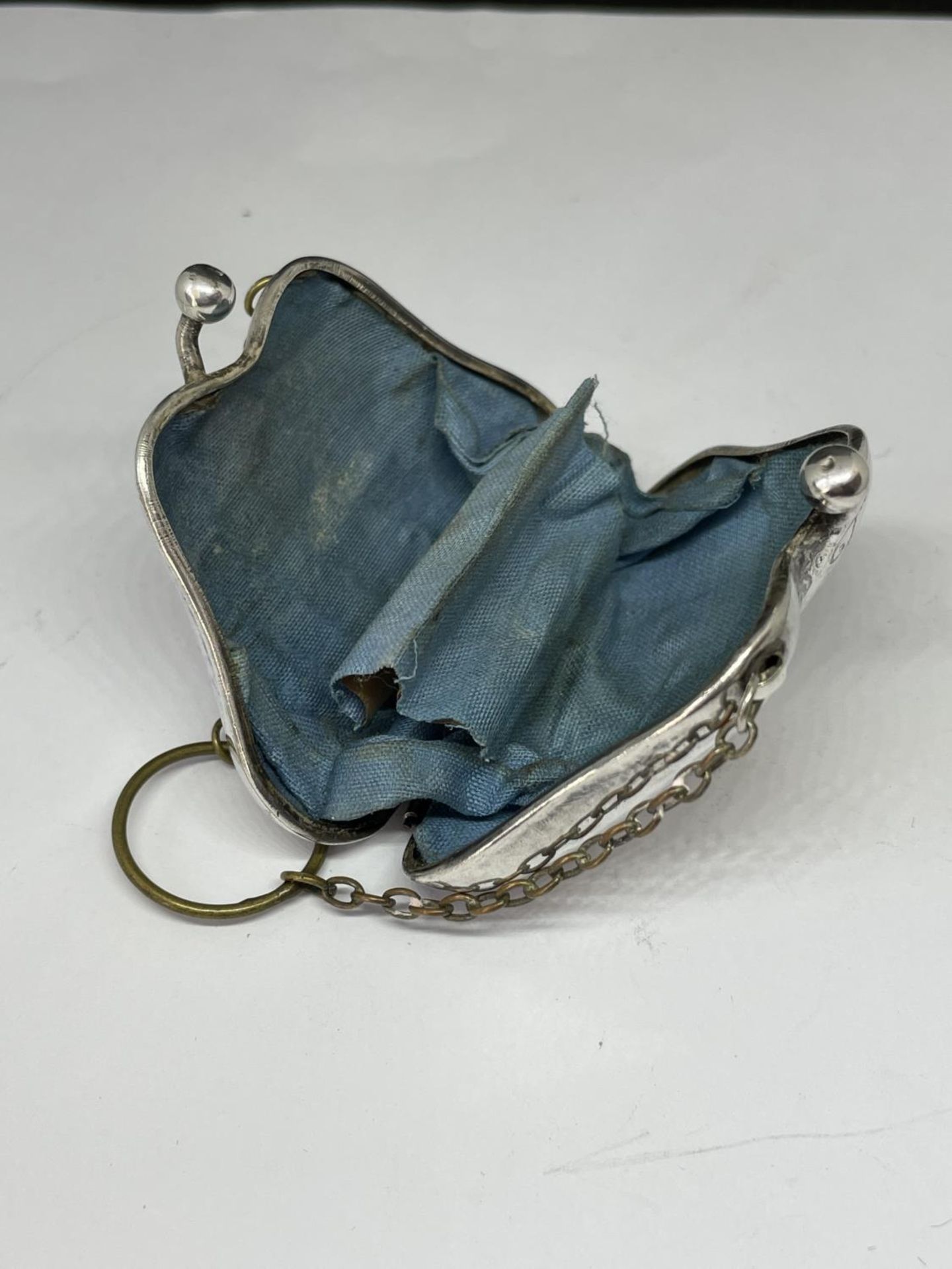 A BRITISH EMPIRE EXHIBITION 1924 WEMBLEY SOUVENIR COIN PURSE - Image 4 of 4