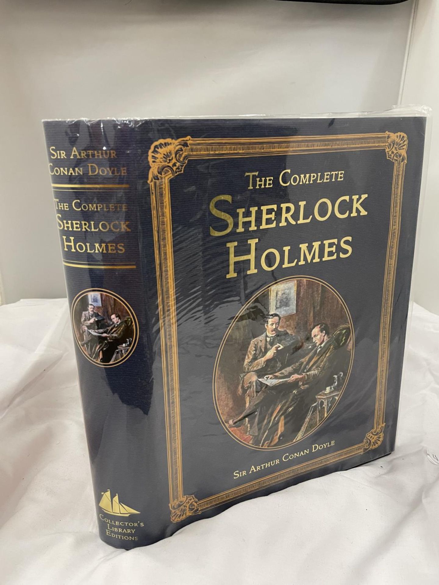 A COPY OF THE COMPLETE SHERLOCK HOLMES, AUTHOR SIR ARTHUR CONAN DOYLE, PUBLISHED BY COLLECTORS'