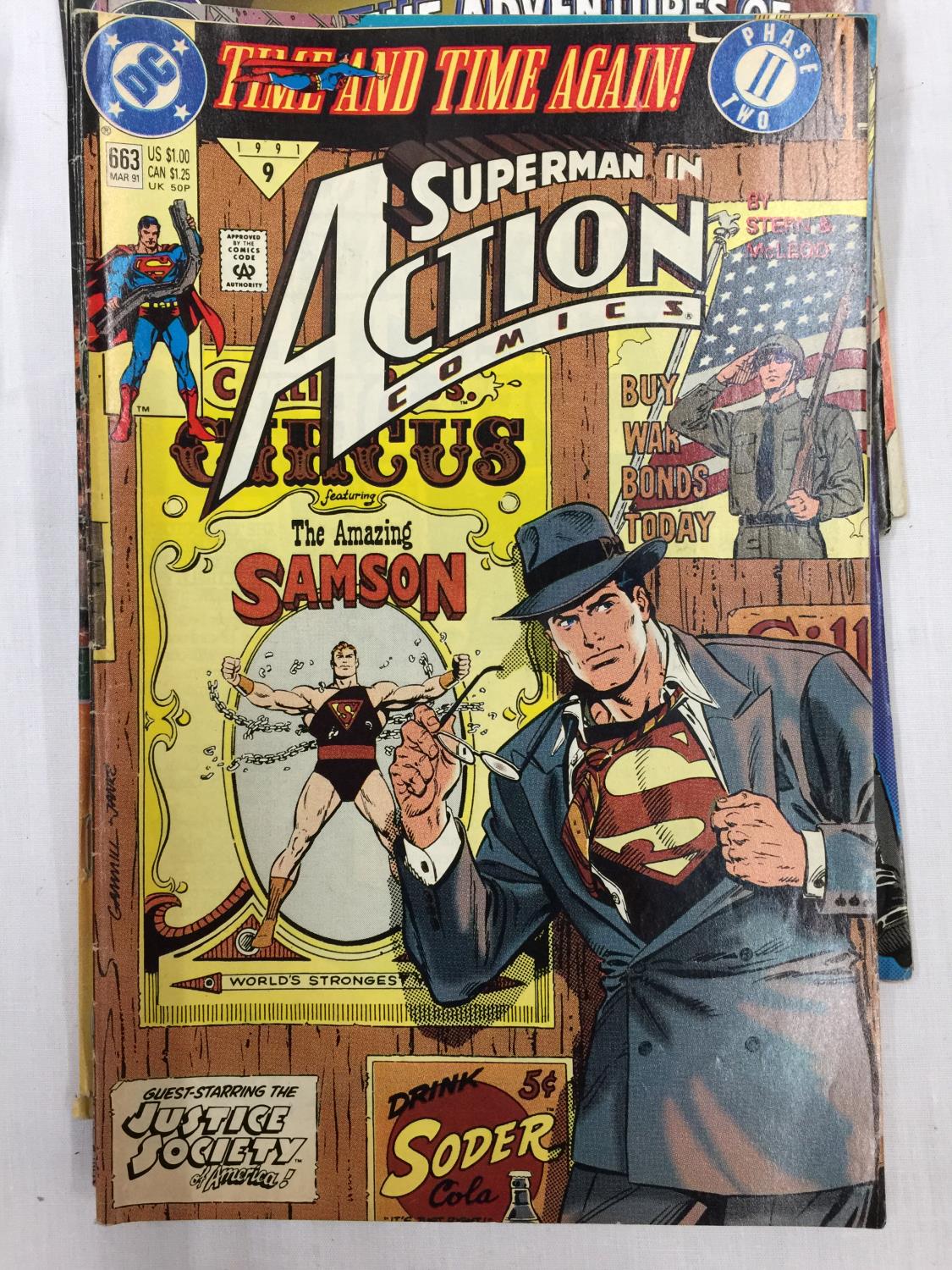 A LARGE COLLECTION OF 57 DC SUPERMAN COMICS DATED BETWEEN 1978 - 1995 - Bild 9 aus 10