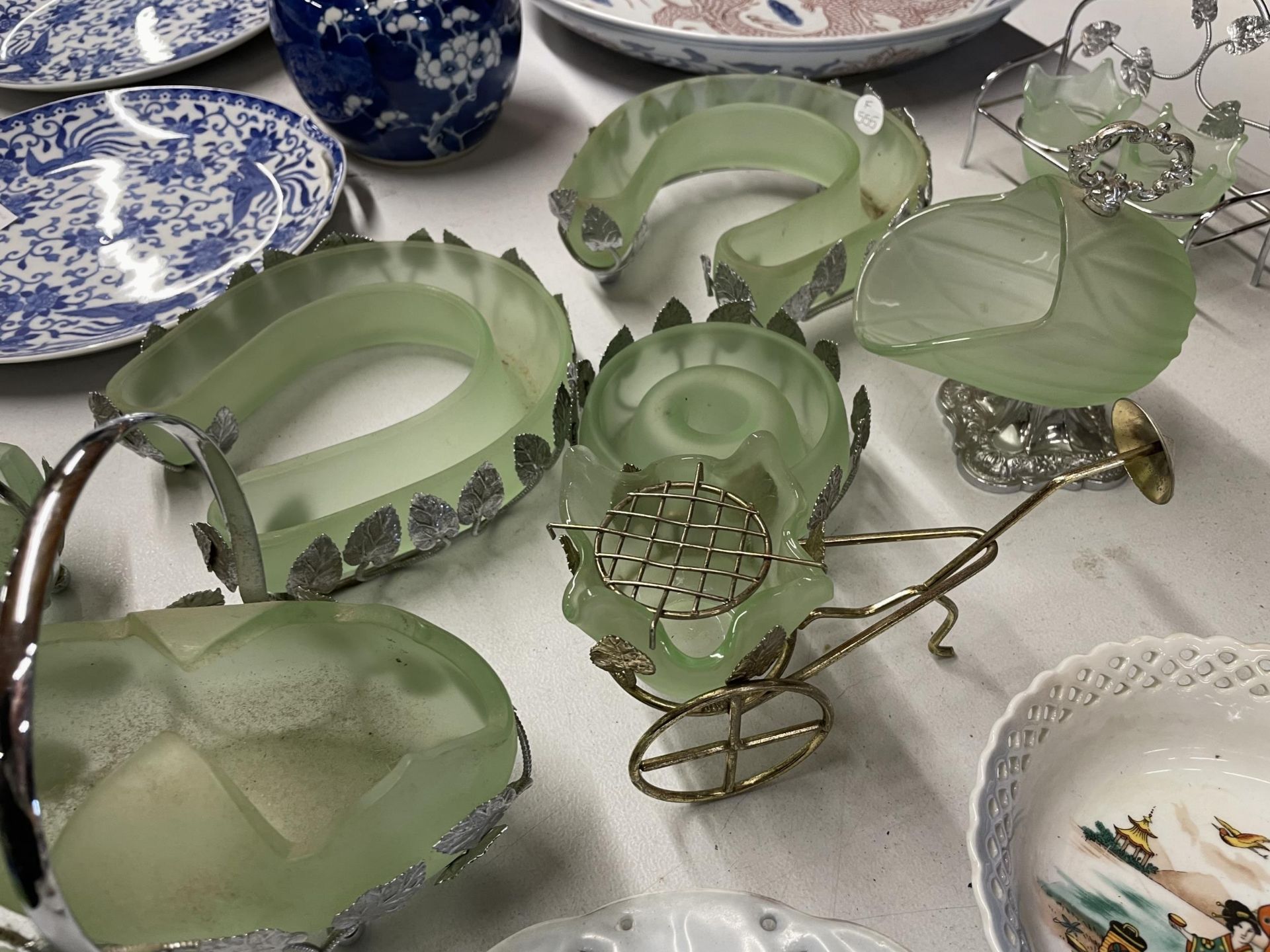 A QUANTITY OF FROSTED GREEN GLASSWARE FOR FLOWER ARRANGING INCLUDING HORSESHOE SHAPED ROUND, ETC - Image 4 of 4