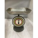 A VINTAGE SET OF SALTER 'COIN CHECKER' SCALES