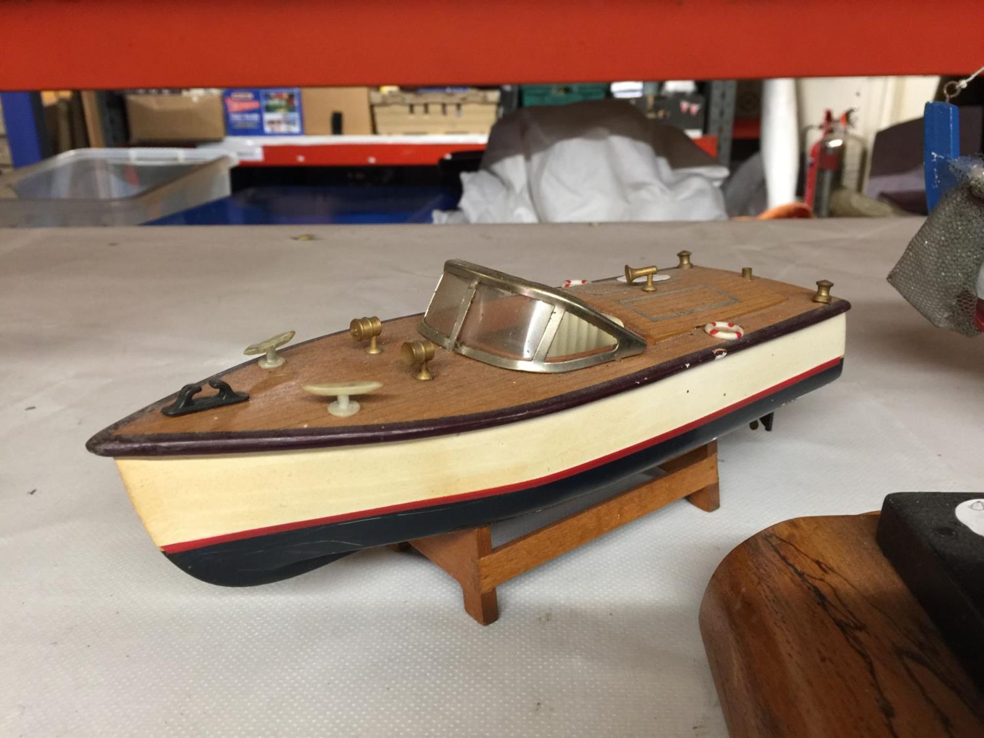 A MODEL OF A TRAWLER ON A STAND LENGTH APPROX 30CM, SPEEDBOAT MODEL, BAROMETER, METRONOME, ETC - Image 3 of 6