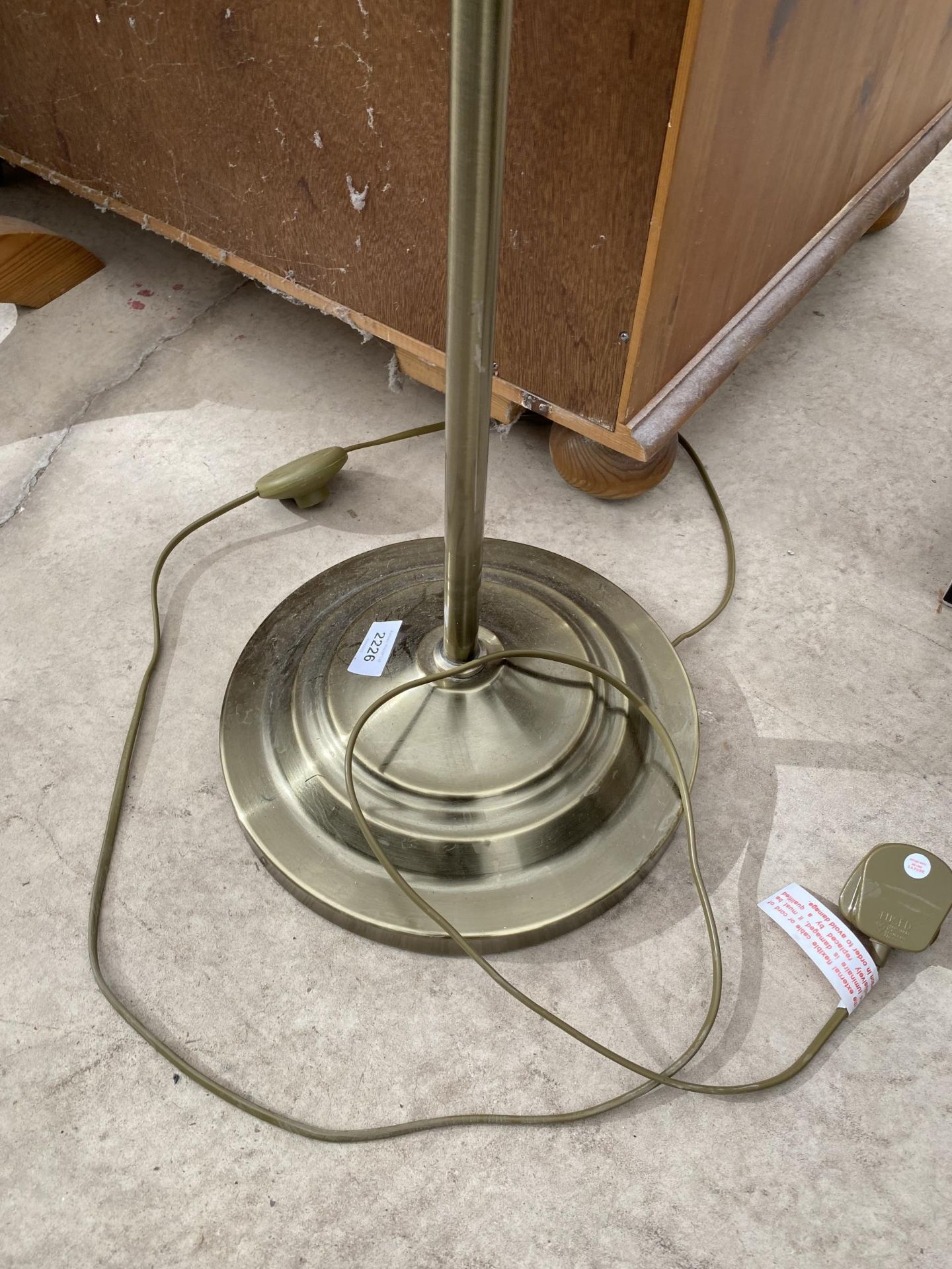 A MODERN METALWARE ADJUSTABLE READING STANDARD/READING LAMP - Image 3 of 3