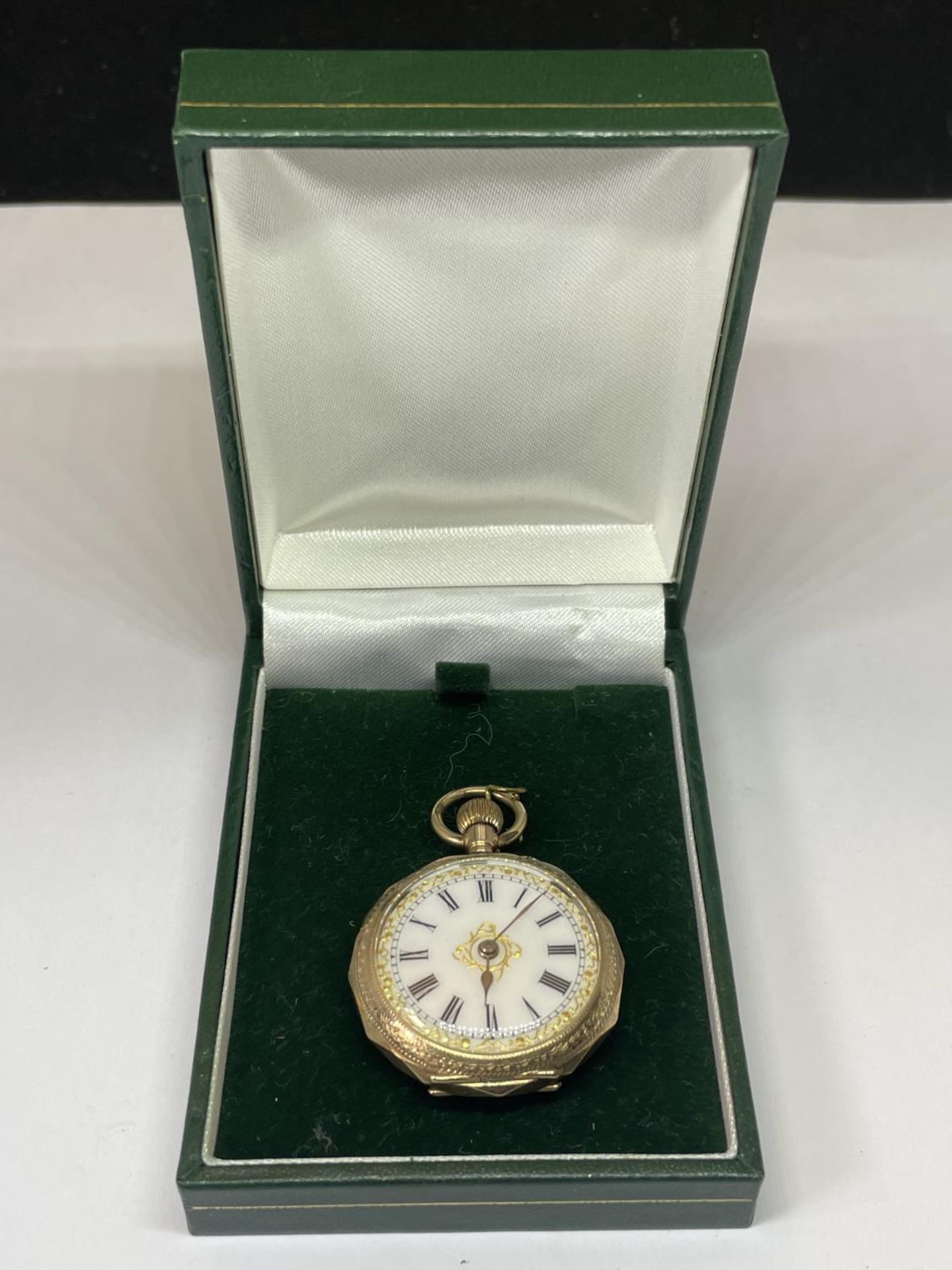A 9 CARAT GOLD MARKED 9K LADIES POCKET WATCH SEEN WORKING BUT NO WARRANTY IN A PRESENTATION BOX - Image 6 of 6