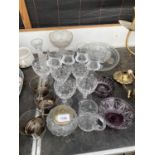 AN ASSORTMENT OF GLASS WARE TO INCLUDE WINE GLASSES, TUMBLERS AND DESERT BOWLS ETC