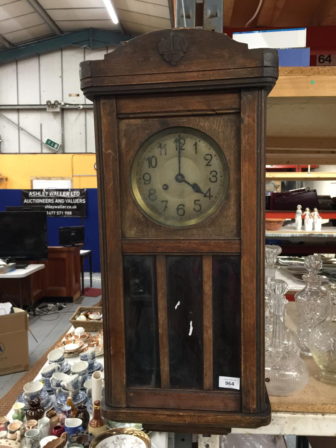 A MAHOGANY CASES WALL CLOCK WITH GLASS FRONT, APPROX 75CM X 33CM - Bild 2 aus 2