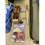 AN ASSORTMENT OF TOOLS TO INCLUDE A MARTEK SHARPENING CENTRE, A HAND DRILL AND A BRACE DRILL ETC