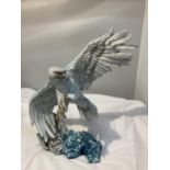 A ROYAL DOULTON PRESTIGE BIRD STORM LIMITED EDITION 72/250