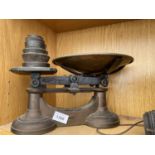 A SET OF VINTAGE KITCHEN SCALES TWO INCLUDE A NUMBER OF WEIGHTS