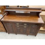 A LATE VICTORIAN SIDEBOARD WITH RAISED BACK, WITH TWO DRAWERS AND FOUR CUPBOARDS TO THE BASE, 59"