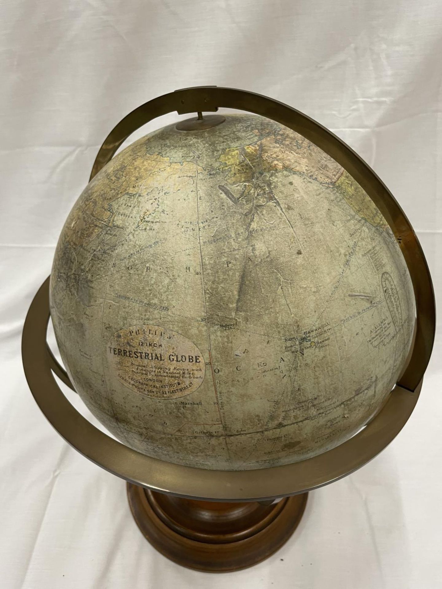 A VINTAGE PHILLIPS 12 INCH TERRESTRIAL GLOBE - Bild 3 aus 5