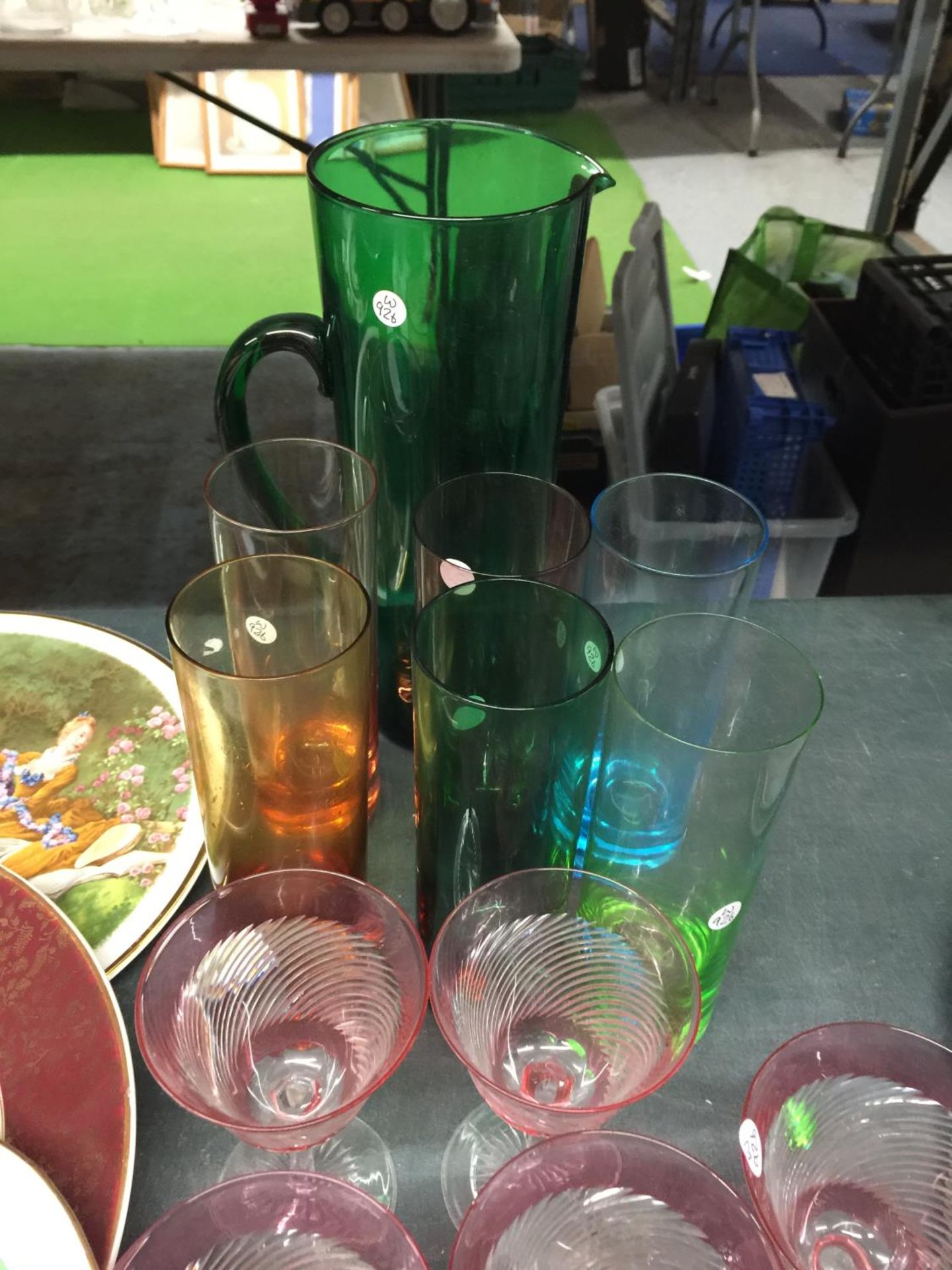 A QUANTITY OF GLASSES TO INCLUDE ETCHED SHERRY AND PORT, COLOURED TUMBLERS LEMONADE JUG, ETC - Image 4 of 4