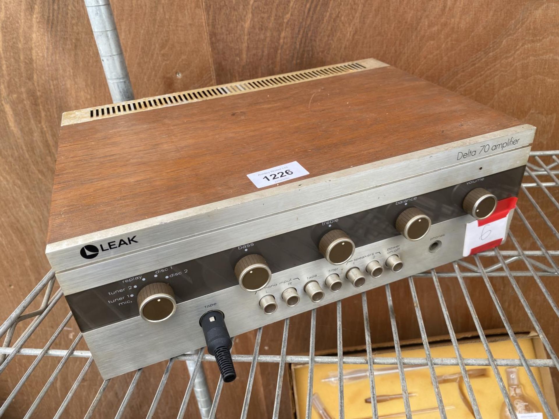 A VINTAGE AND RETRO LEAK DELTA 70 AMPLIFIER