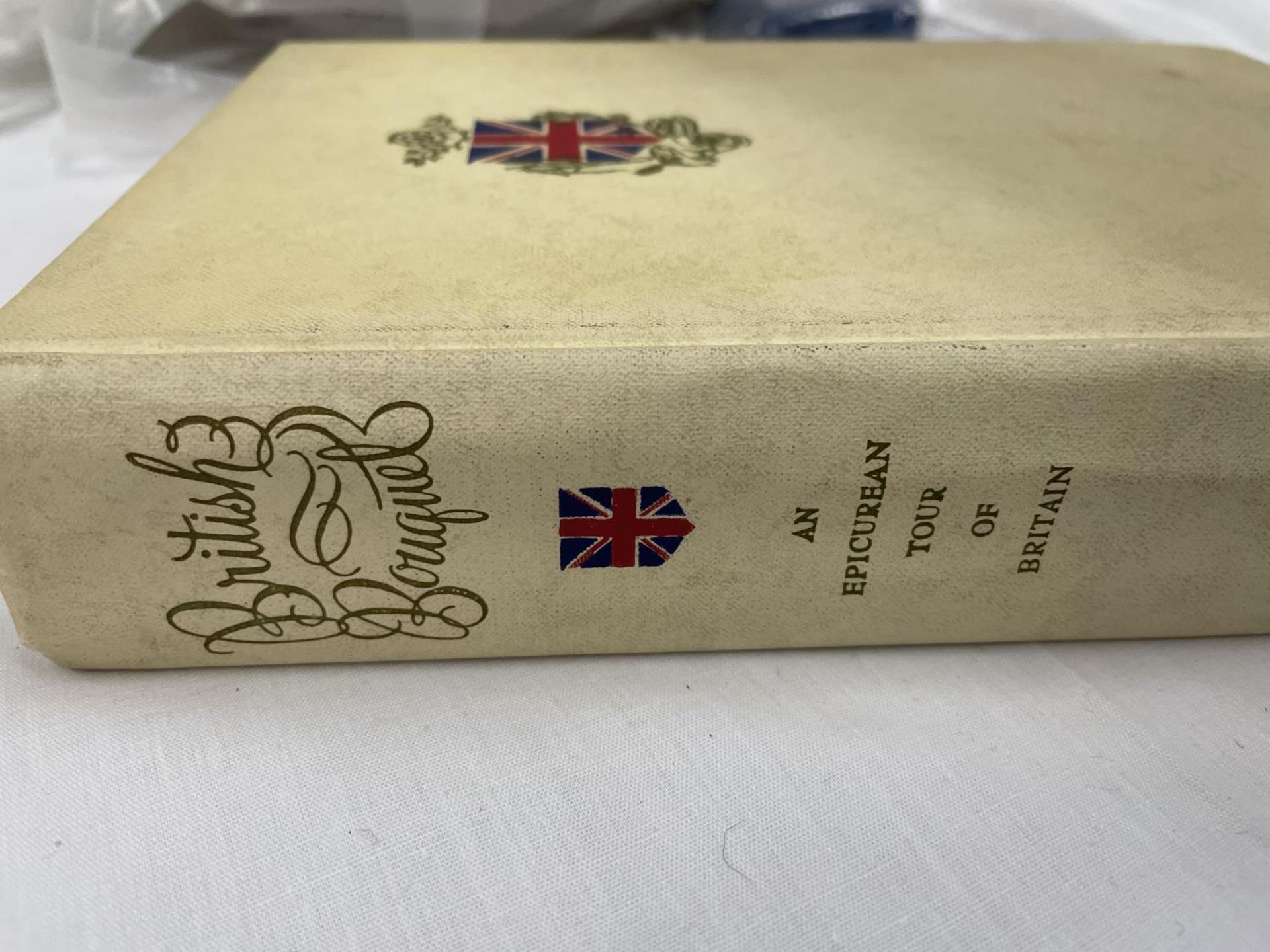 A FIRST EDITION BRITISH BOUQUET AN EPICURIAN TOUR OF BRITIAN BY SAMUEL CHAMBERLAIN - Image 2 of 4