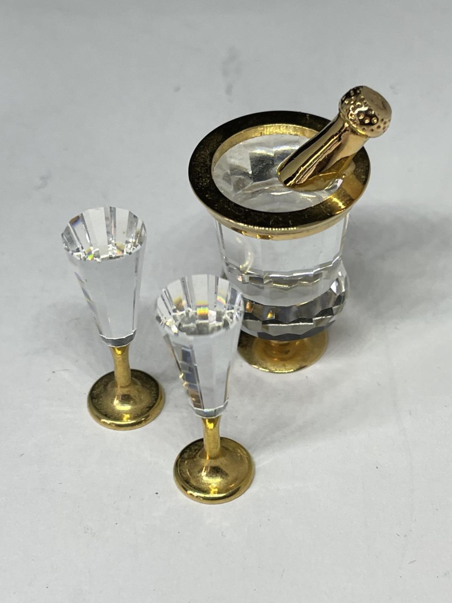 THREE SWAROVSKI CRYSTALS TO INCLUDE A SEAHORSE, SNAIL AND CHAMPAGNE BUCKET WITH BOTTLE AND FLUTES - Image 7 of 8