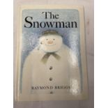 THE SNOWMAN BOOK BY RAYMOND BRIGGS