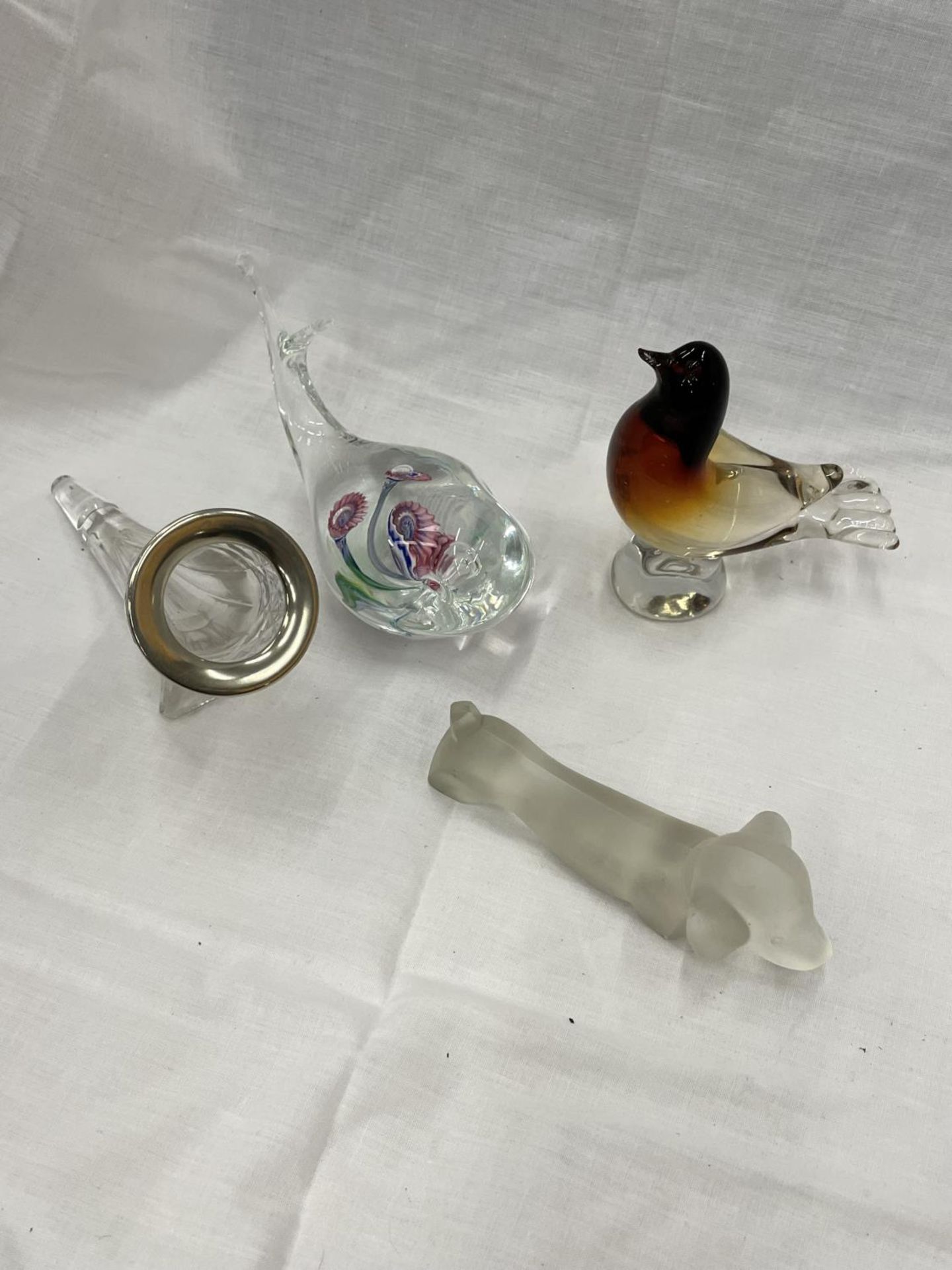 FOUR PIECES OF GLASSWARE TO INCLUDE A WHALE, BIRD, SAUSAGE DOG AND AN EPERNE