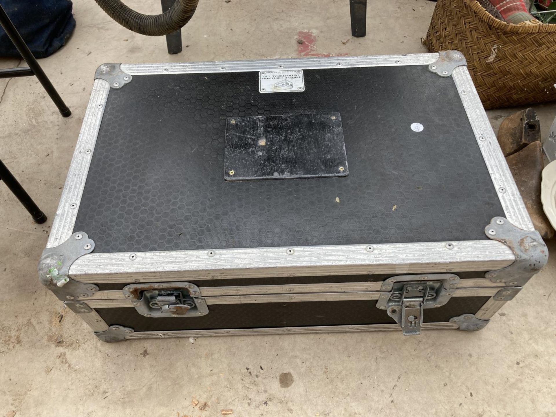 A HARD STORAGE CASE WITH FOUR WHEEL BASE - Image 2 of 3