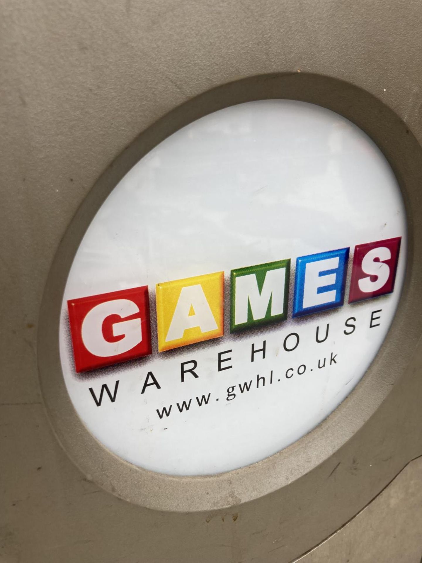 A GAMES WAREHOUSE TOUCH SCREEN GAMING UNIT COMPLETE WITH KEYS BELIEVED IN WORKING ORDER AND - Image 4 of 8