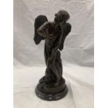 A BRONZE FIGURE OF AN ANGEL ON A MARBLE BASE HEIGHT 32CM