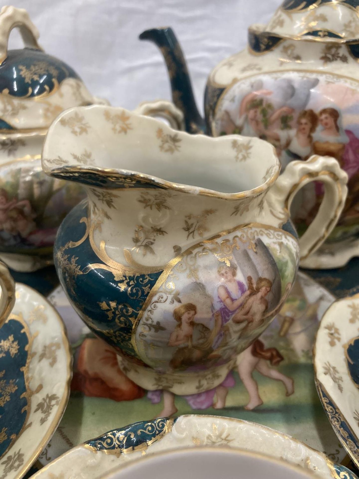 A DECORATIVE VICTORIA TEA SET TO INCLUDE MATCHING TRAY, TEAPOT, MILK JUG, SUGAR BASIN, THREE CUPS - Image 4 of 9