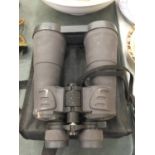 A PAIR OF SUNAGOR MEGA ZOOM 100 BINOCULARS WITH CASE