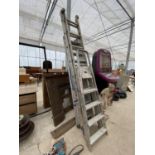 A COLLECTION OF VARIOUS ALUMINIUM LADDERS TO INCLUDE A FOUR RUNG STEP LADDER AND TWO EXTENDABLE