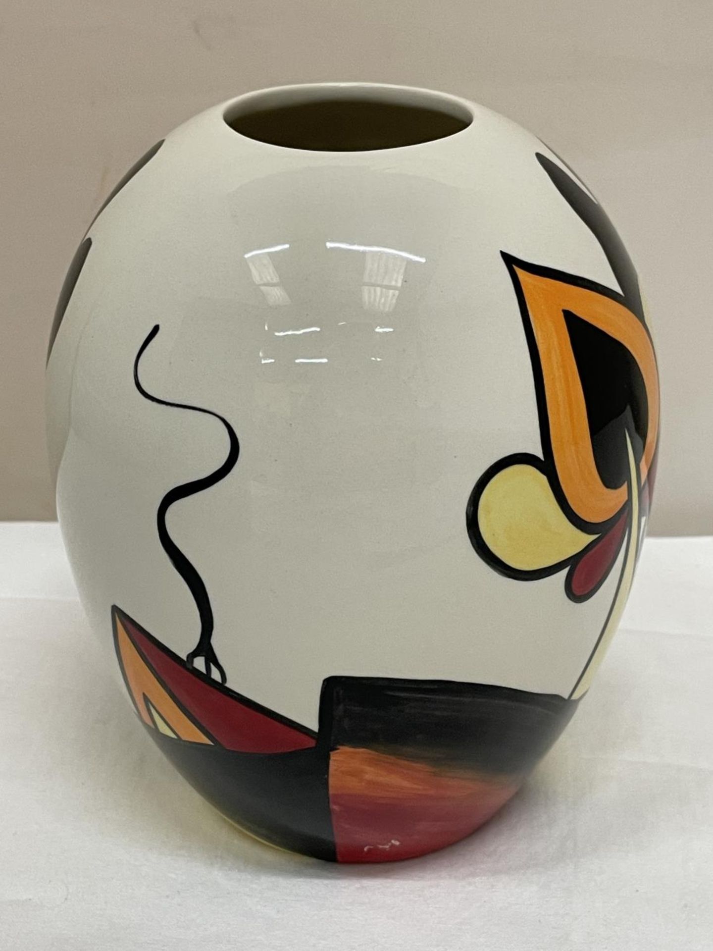 A LORNA BAILEY HAND PAINTED AND SIGNED VASE WOODROW WAY - Image 2 of 4