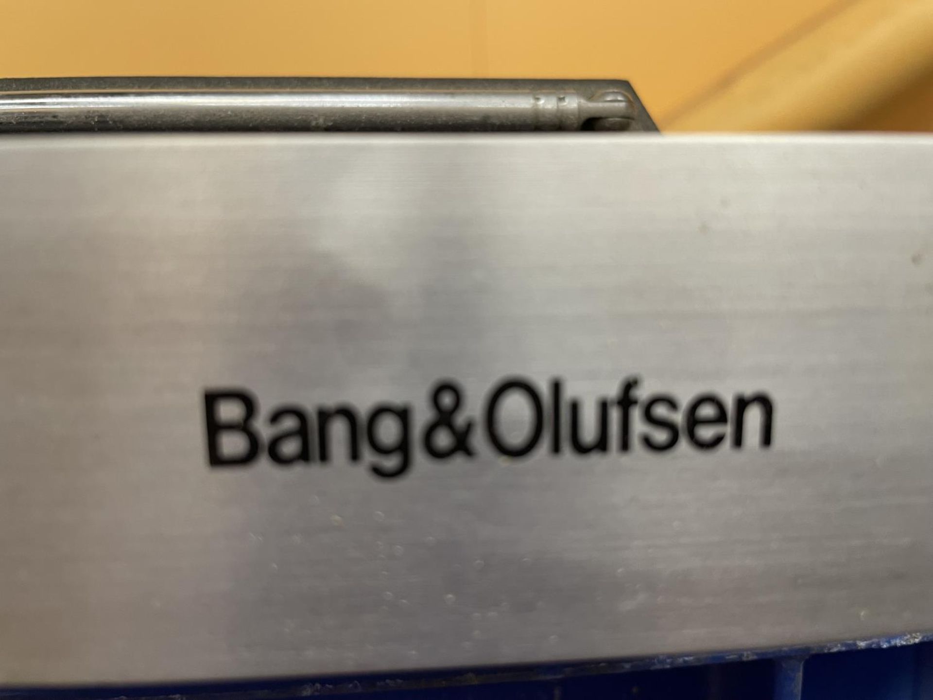 A VINTAGE BANG AND OLUFSEN RADIO BEOSYSTEM 10 TYPE 1521 - Image 3 of 3