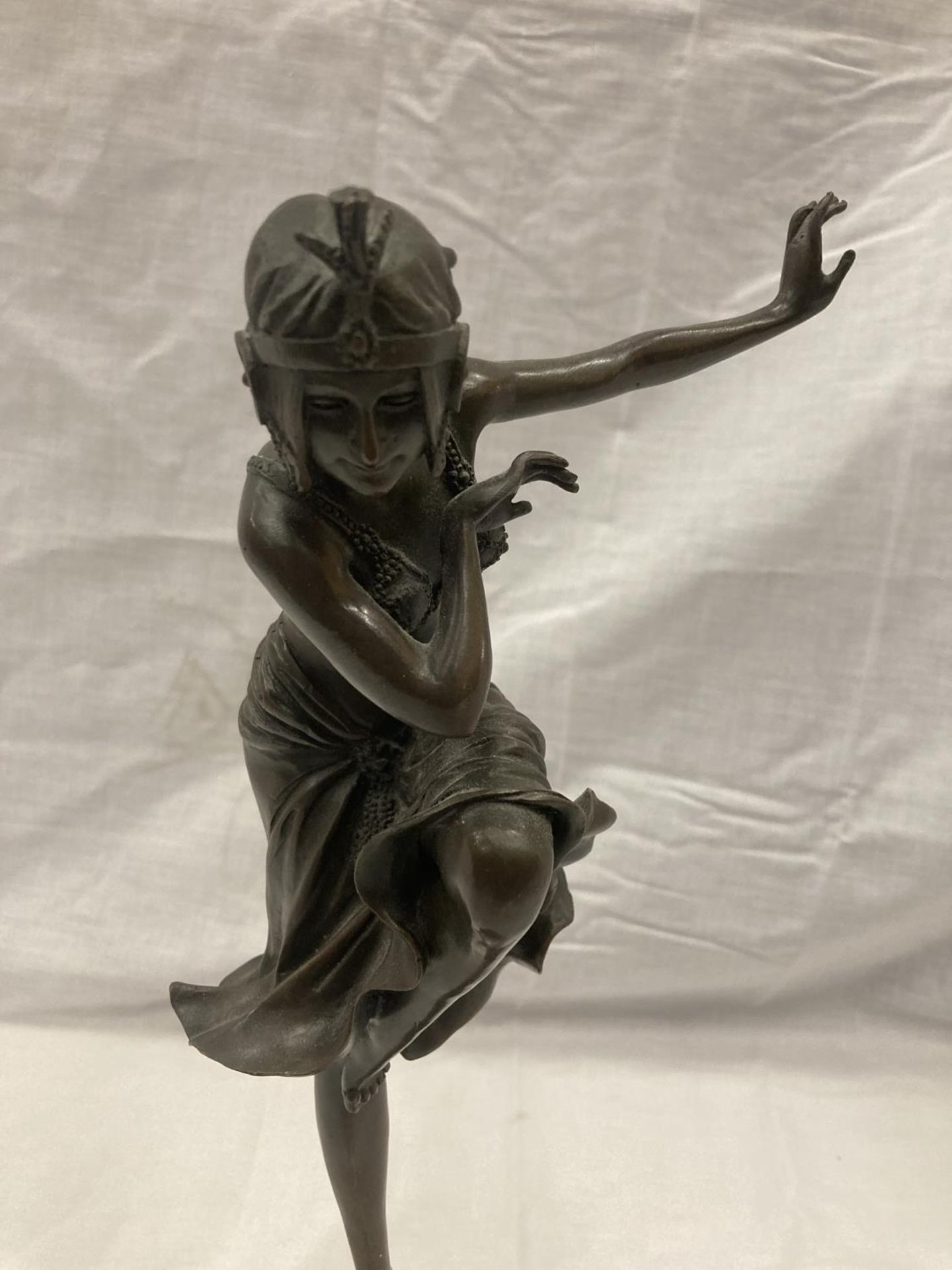 A BRONZE FIGURE OF A DANCING LADY ON A MARBLE BASE SIGNED D H CHIPARUS 39CM TALL - Image 2 of 4