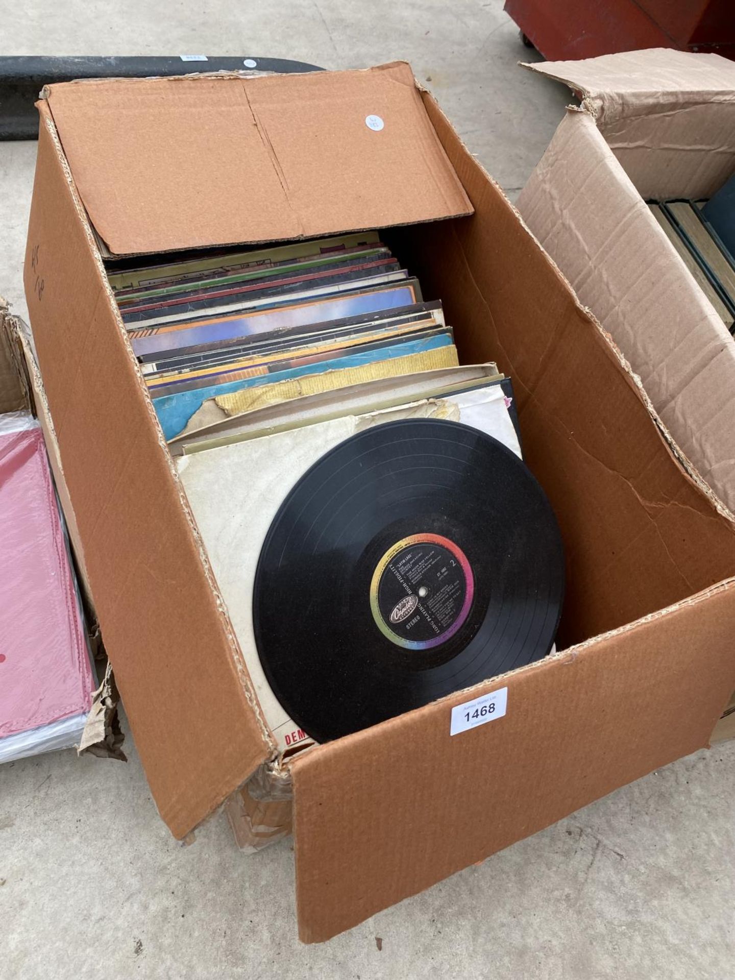 A LARGE ASSORTMENT OF VINTAGE LP RECORDS