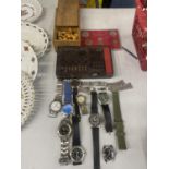 A QUANTITY OF WATCHES TO INCLUDE ACCURIST, A BOX OF CHESS PIEES, BOXED ELECTRONIC CHESS SET, SET