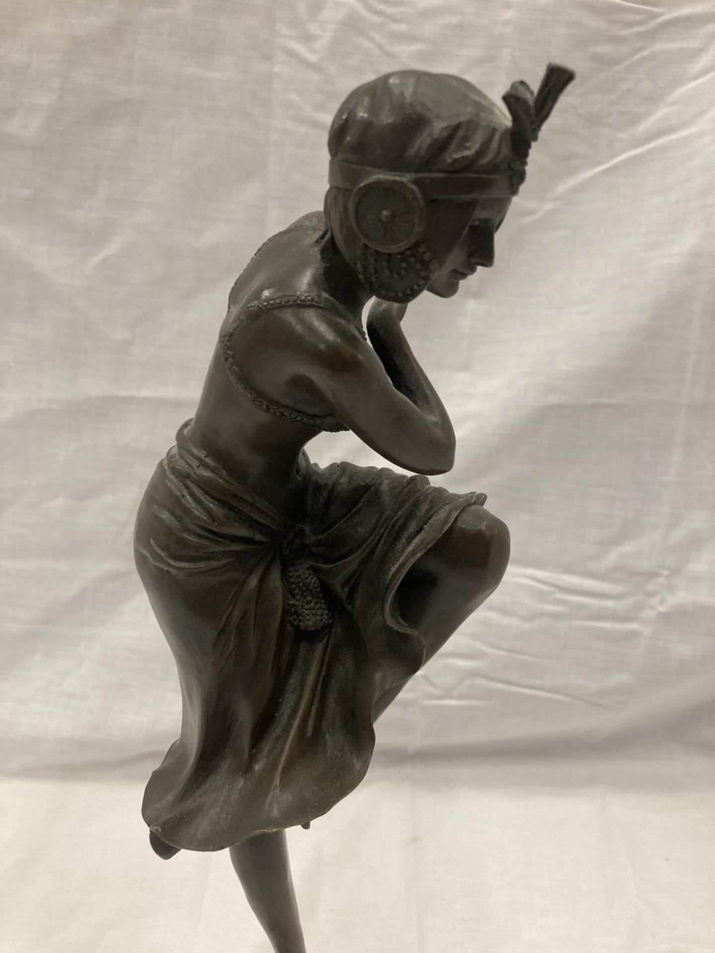 A BRONZE FIGURE OF A DANCING LADY ON A MARBLE BASE SIGNED D H CHIPARUS 39CM TALL - Image 3 of 4