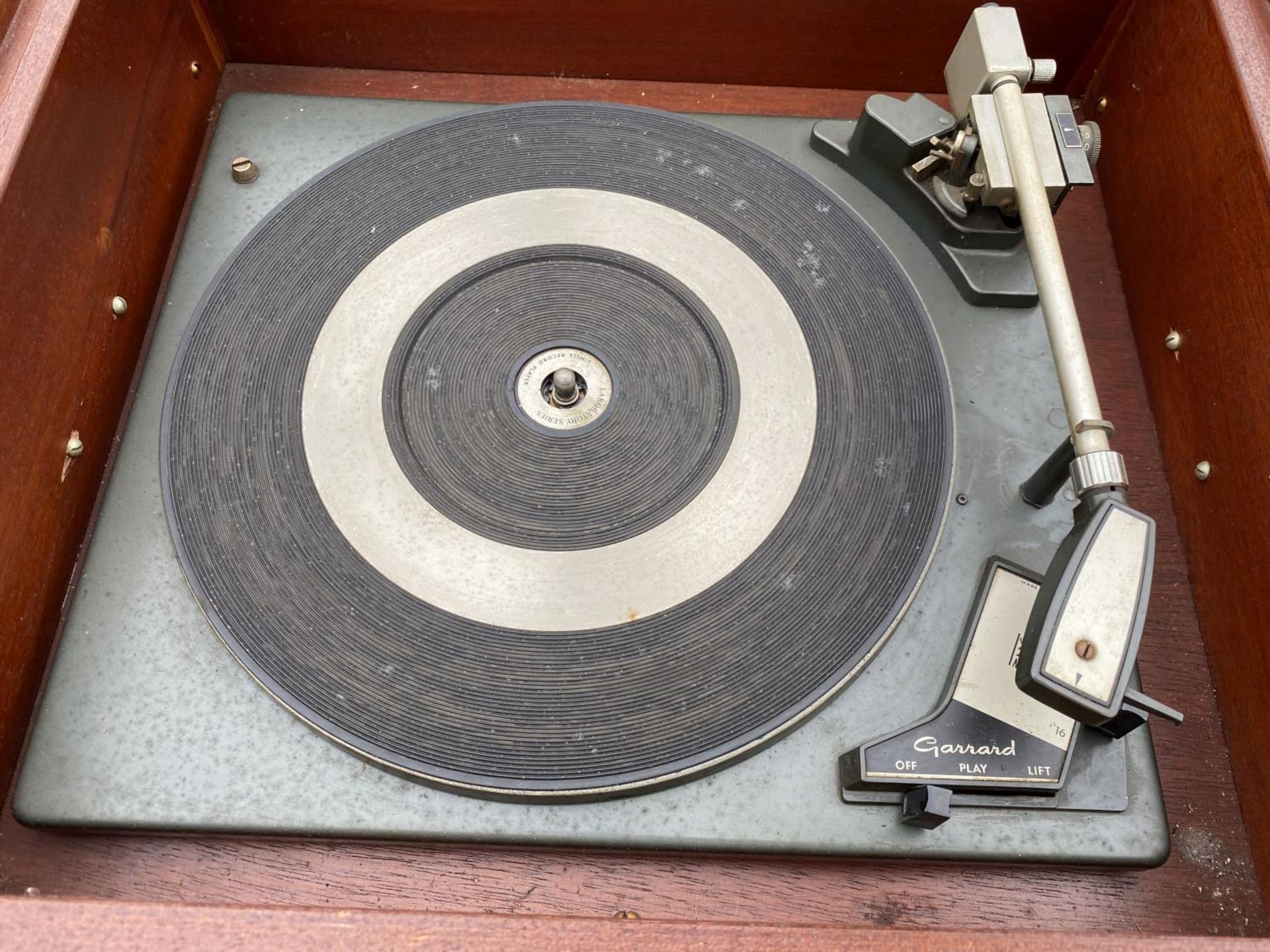 A WOODEN STEREO UNIT WITH A GARRARD SP.25 MK11 RECORD DECK - Image 3 of 5
