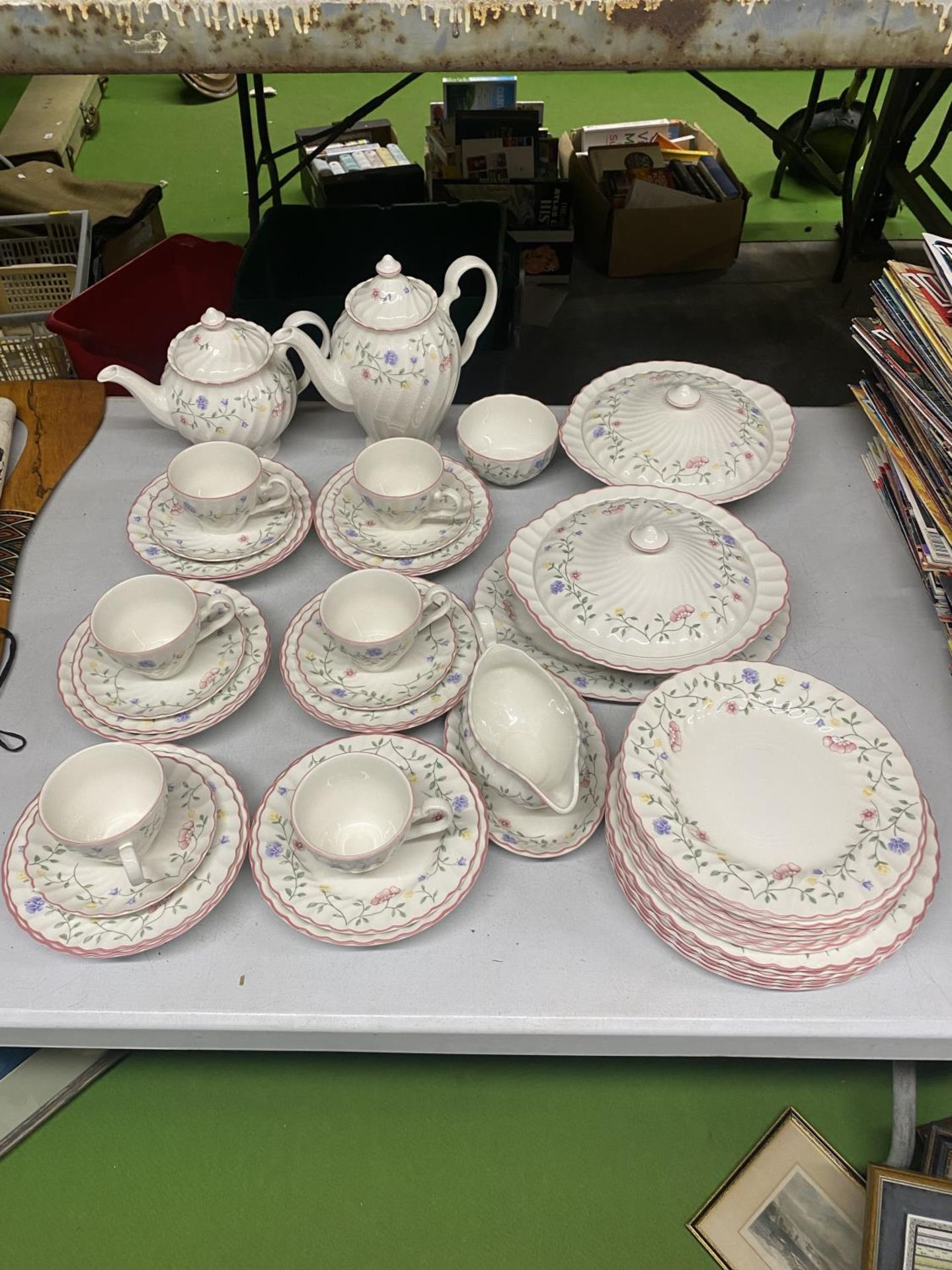 A NEAR COMPLETE JOHNSON BROS DINNER SERVICE INCLUDING DINNER AND SIDE PLATES, CUPS AND SAUCERS,