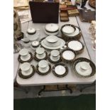 A QUANTITY OF NORITAKE DINNERWARE INCLUDING PLATES, BOWLS, SERVING DISH, TEAPOT, CREAM JUG, SUGAR