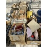 AN ASSORTMENT OF HOUSEHOLD CLEARANCE ITEMS TO INCLUDE CERAMICS AND SUITCASES