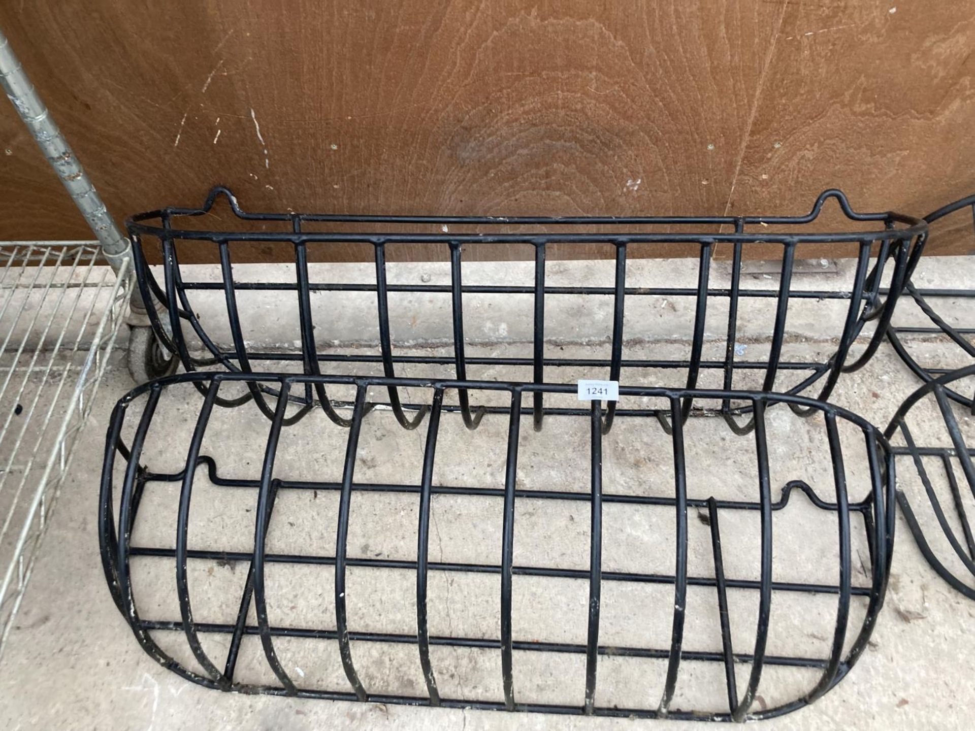 A PAIR OF WROUGHT IRON HAY RACK PLANTERS - Image 2 of 6