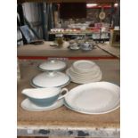 A QUANTITY OF ROYAL DOULTON 'TRACERY' DINNERWARE TO INCLUDE TUREENS, SERVING PLATE, DINNER PLATES,