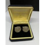 A PAIR OF SILVER CUFFLINKS WITH THE INITIAL A IN A PRESNETATION BOX