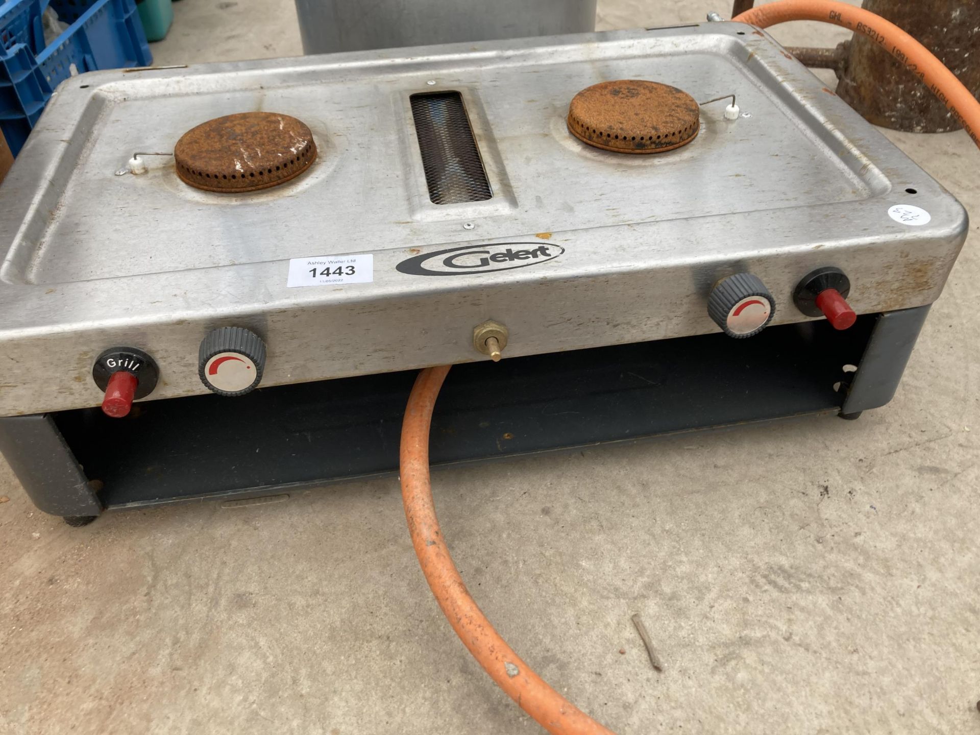 A GELERT GAS STOVE AND A PRESSURE COOKING POT - Image 2 of 3