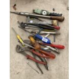 AN ASSORTMENT OF TOOLS TO INCLUDE POT RIVETORS, PLIERS AND SCREW DRIVERS ETC