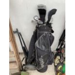 A WILSON GOLF BAG CONTAINING A NUMBER OF WILSON GOLF CLUBS